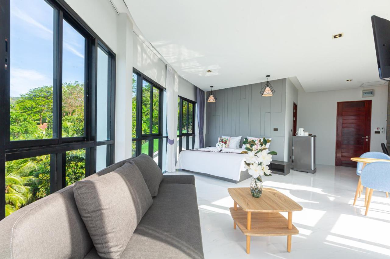 Rossarin Sea View Patong Hotel Exterior photo