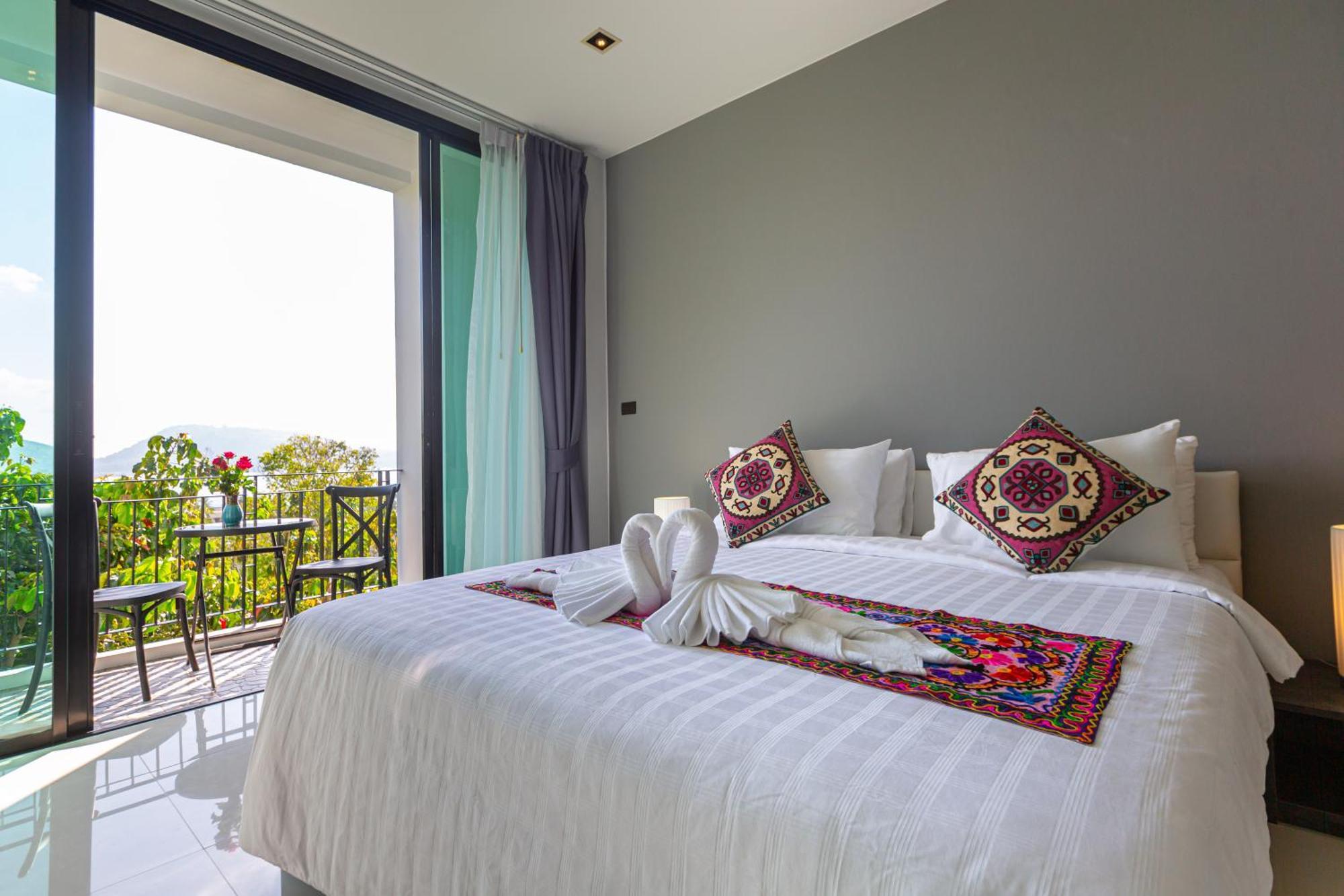 Rossarin Sea View Patong Hotel Exterior photo