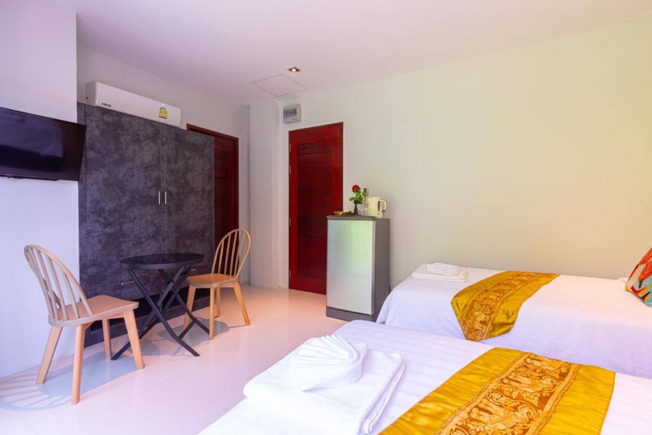 Rossarin Sea View Patong Hotel Exterior photo