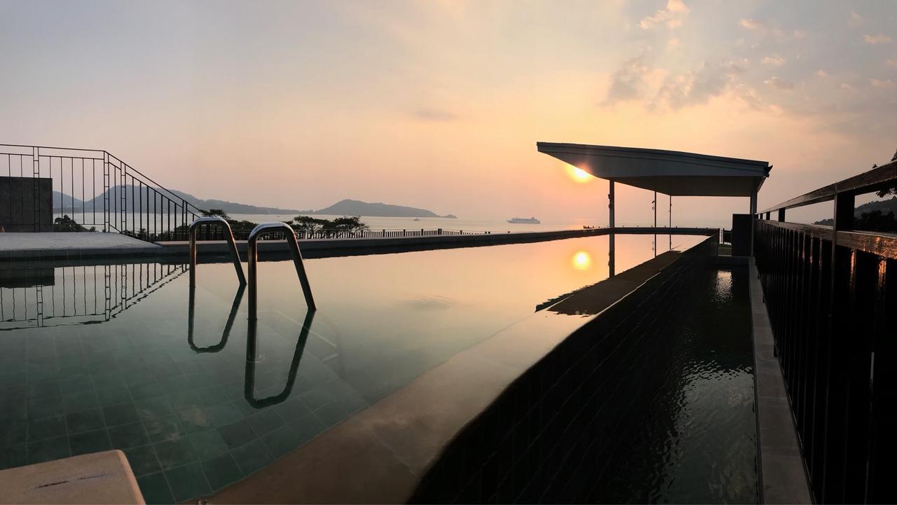 Rossarin Sea View Patong Hotel Exterior photo